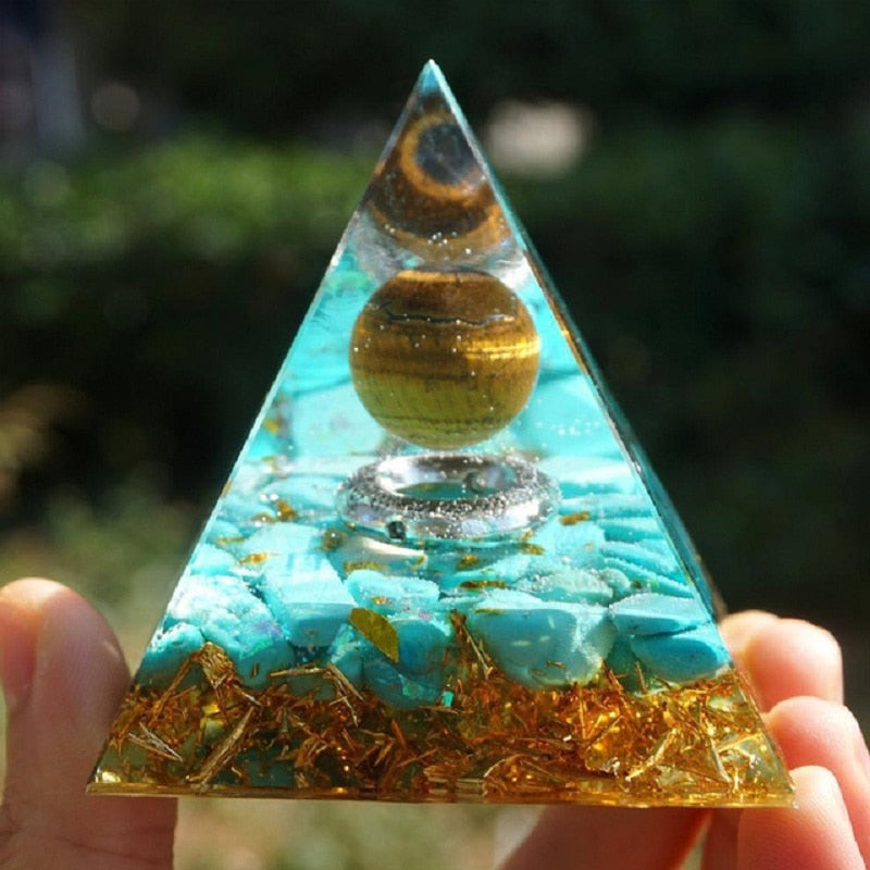 Natural Stone Energy Healing Meditation Pyramid